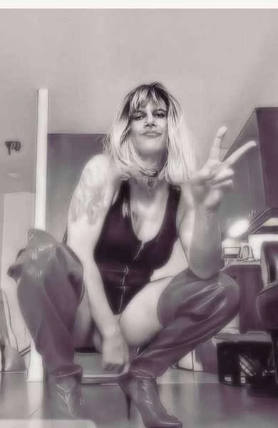 Photo 8 of Michelle Rivers