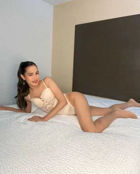 Photo 17 of Nicole La