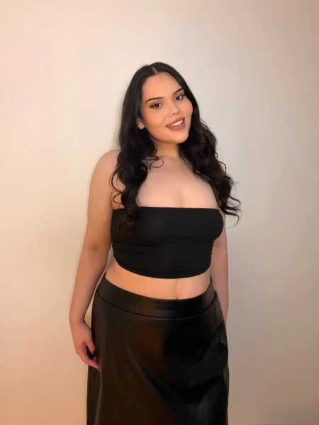 Photo 9 of Isabella Dee
