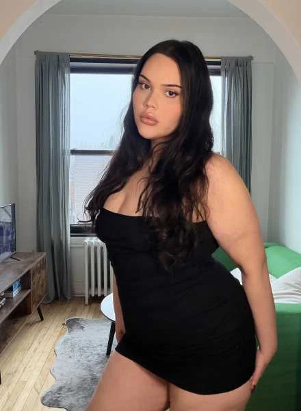 Photo 4 of Isabella Dee