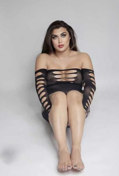 Photo 3 of QUEEN ELIZEH 437 907 9201