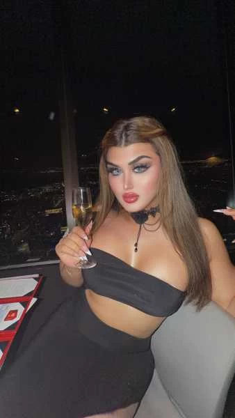Photo 6 of QUEEN ELIZEH 437 907 9201