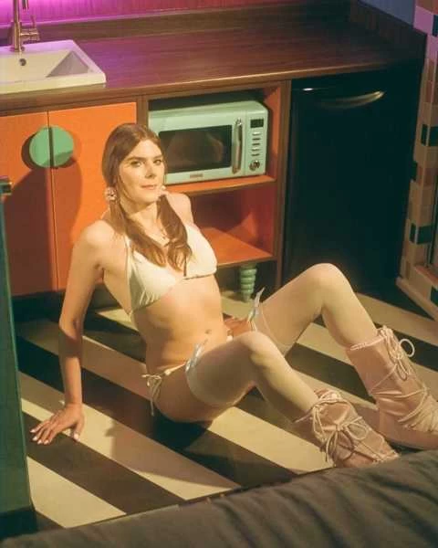 Photo 5 of TS Barbie Aphelion - YVR Apr 03-05