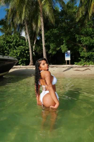 Photo 7 of Laylani Love