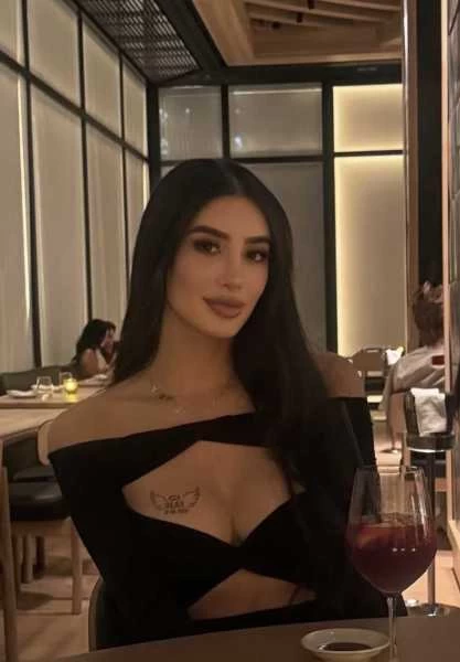 Photo 18 of Grezia Fox