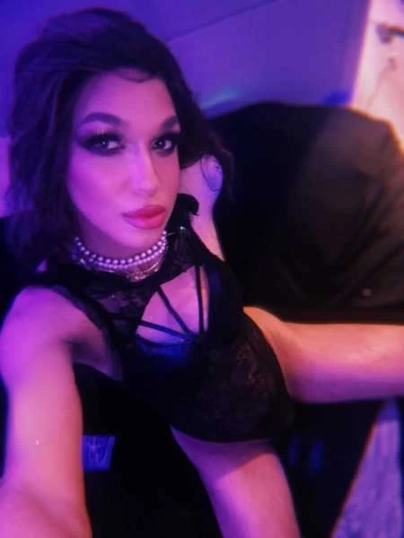 Photo 3 of Lea Lovegood