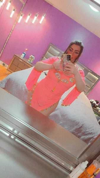 Photo 32 of Madleen Love