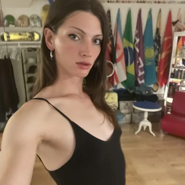 Photo 5 of Elana