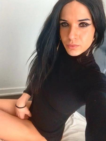 Photo 2 of Alice Gold