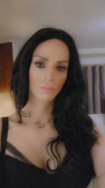 Photo 3 of Amanda