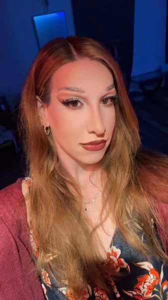 Photo 8 of Jennifer Paris