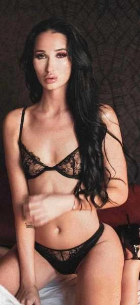 Photo 24 of Laurence Fox