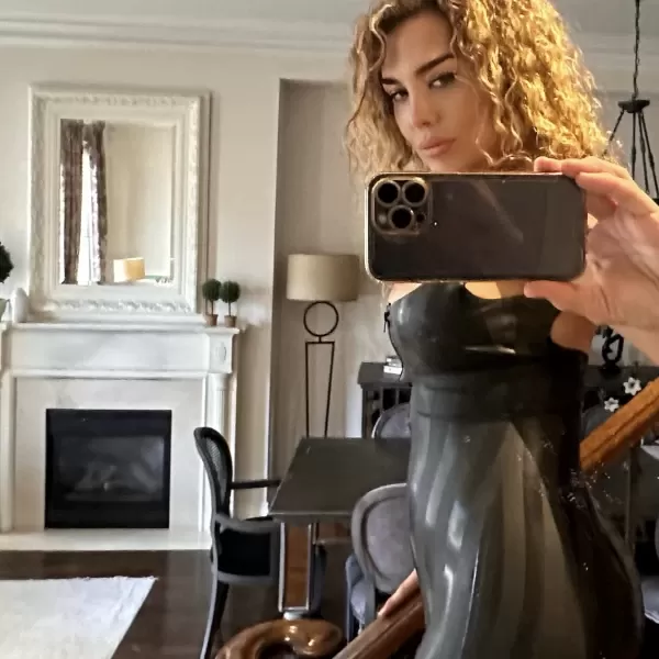 Photo 39 of CURRENTLY in LONDON available till 29.th noon  (next Burlington, Barrie)