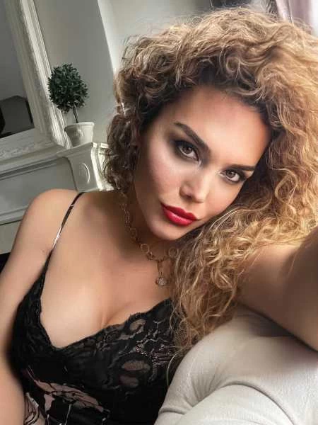 Photo 28 of CURRENTLY in LONDON available till 29.th noon  (next Burlington, Barrie)