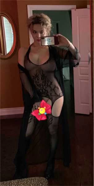 Photo 20 of CURRENTLY in LONDON available till 29.th noon  (next Burlington, Barrie)