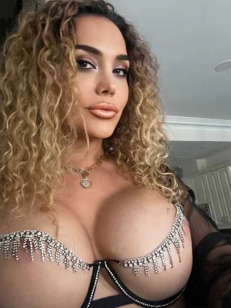 Photo 21 of CURRENTLY in LONDON available till 29.th noon  (next Burlington, Barrie)