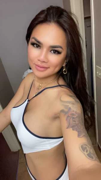 Photo 3 of Nikka Rose