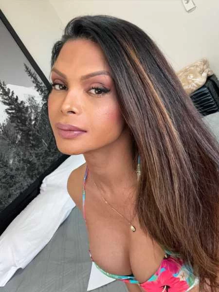 Photo 2 of Alexya Brazilian