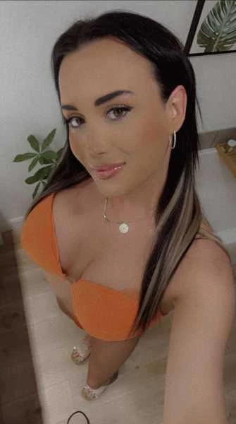 Photo 4 of Lily Queen
