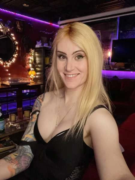 Photo 4 of Amber Love