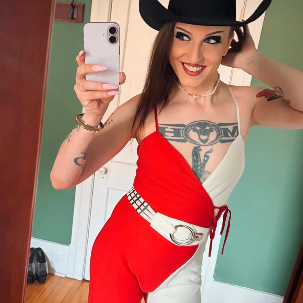 Photo 23 of Stephanie May