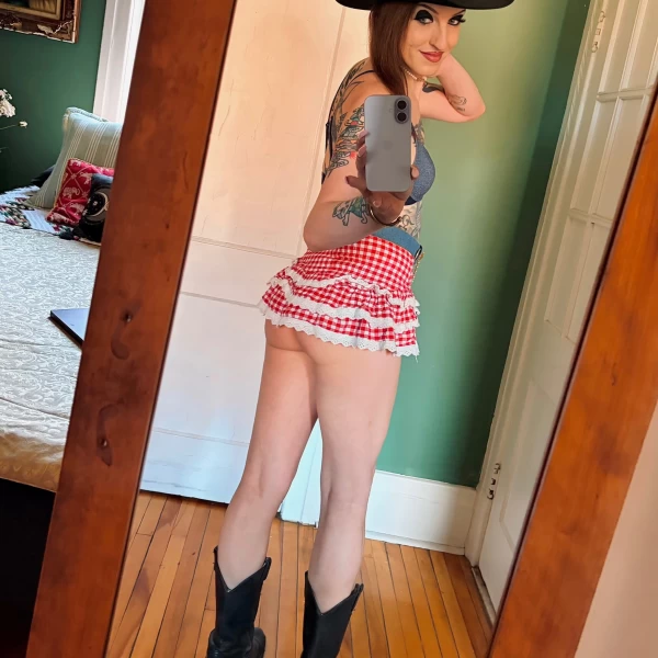 Photo 38 of Stephanie May