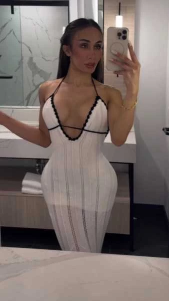 Photo 3 of FILIPINA ATHEINA LAST NIGHT